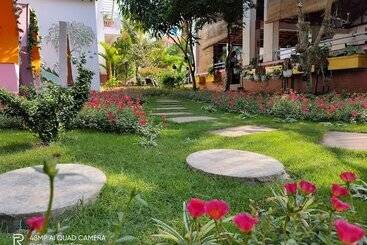 هتل Camellia Resort & Spa