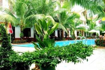 هتل Camellia Resort & Spa