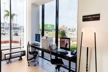 Hotel Hampton Inn By Hilton Cancun Cumbres