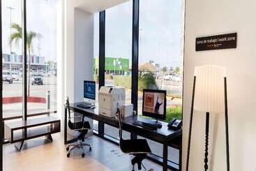 Hotel Hampton Inn By Hilton Cancun Cumbres