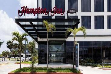 בית מלון כפרי Hampton Inn By Hilton Cancun Cumbres