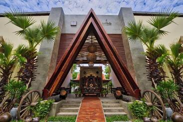 هتل Mane Village Suites