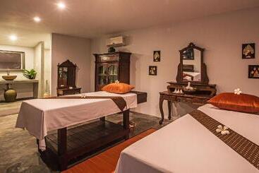هتل Mane Village Suites