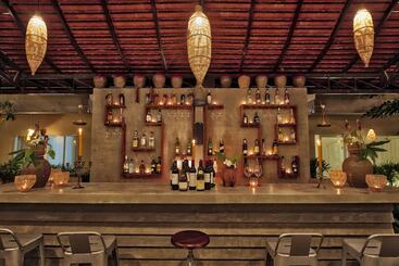 هتل Mane Village Suites