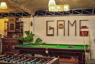 هتل Mane Village Suites
