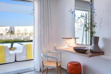 هتل Myconian Korali Relais & Chateaux