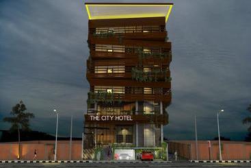 هتل The City