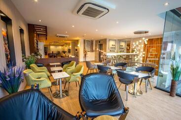 酒店 The Three Hat Yai