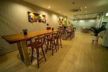酒店 The Three Hat Yai