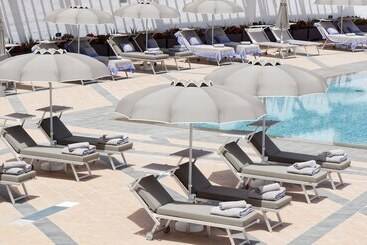 Idyll Suites Adults Only