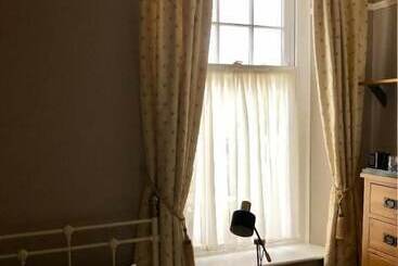 تختخواب و صبحانه Glendale Guest House