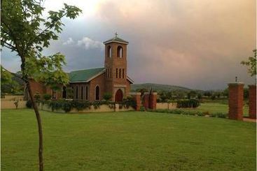 Berit Country Home & Chapel