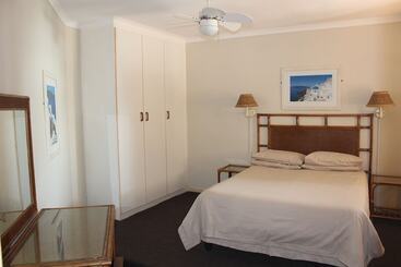 شقة Glenmore Sands Beach Resort