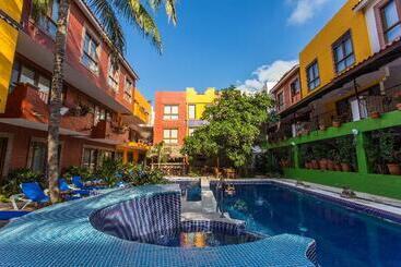 Casa Lotería  Pueblito Sayulita  Colorful, Family And Relax Experience With Private Parking And Pool - Sayulita