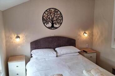 هتل Ferndale Lodge