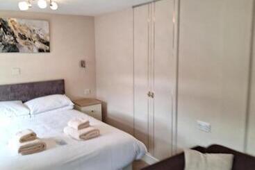 هتل Ferndale Lodge