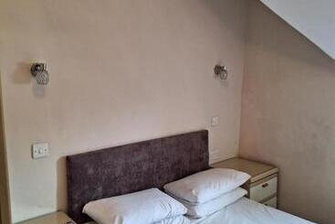 هتل Ferndale Lodge