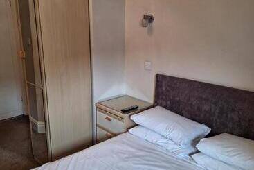 هتل Ferndale Lodge