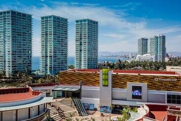 هتل Fiesta Inn Puerto Vallarta Isla