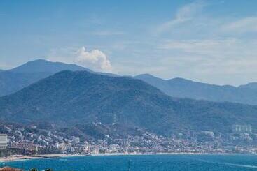 هتل Fiesta Inn Puerto Vallarta Isla