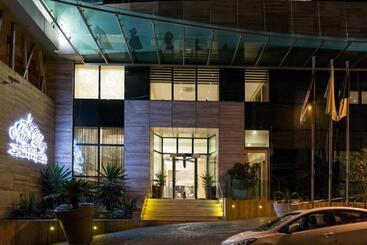 هتل Hôtel New Day