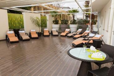 هتل Hôtel New Day