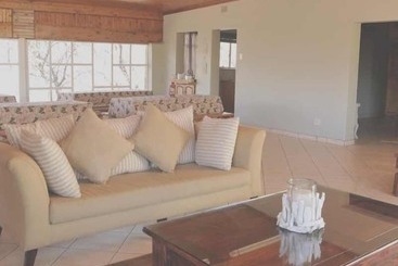 酒店 Kumbagana Game Lodge