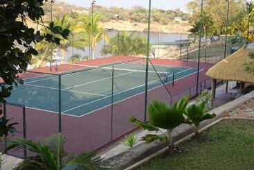 هتل Lake Kariba Inns