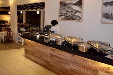 هتل Lake Kariba Inns