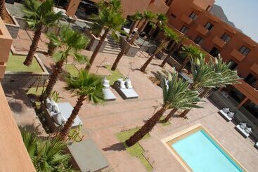 هتل Oasis Palm