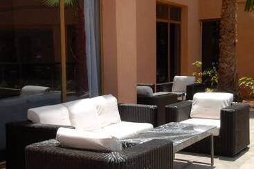 هتل Oasis Palm