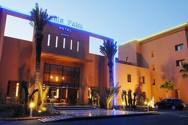 هتل Oasis Palm