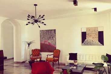 هتل Villa Laurel