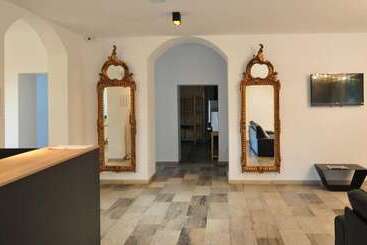 هتل Villa Laurel