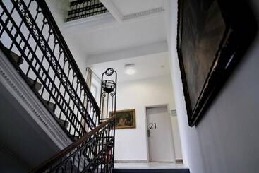 هتل Villa Laurel