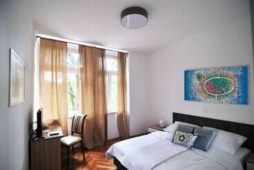 هتل Villa Laurel