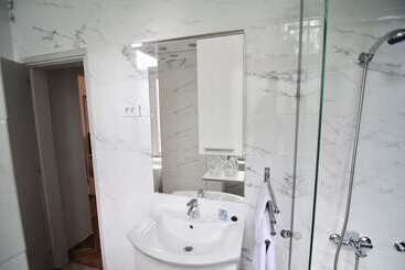 هتل Villa Laurel