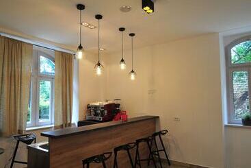هتل Villa Laurel