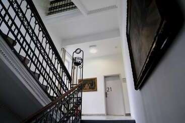 هتل Villa Laurel