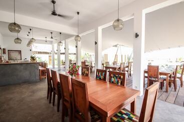 Jambiani Villas