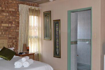 پانسیون Boga Legaba Guest House & Conference Centre