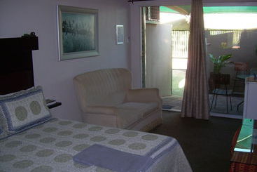 پانسیون Matoppi Guest House