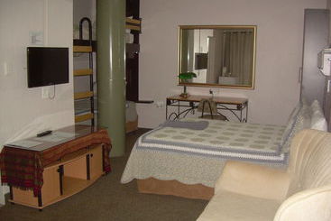 پانسیون Matoppi Guest House