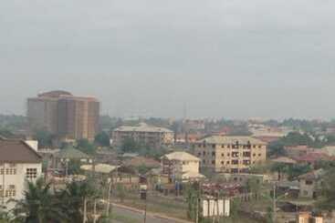 Pinnacle Hotels And Suites