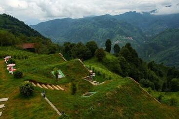 هتل Hobbit Chalet