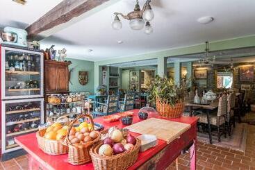 هتل Villa Camélia