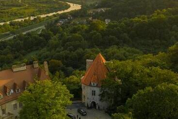 هتل Zinar Castle