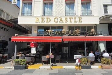 Red Castle Hotel & Pub