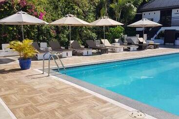 The Crow S Nest Resort