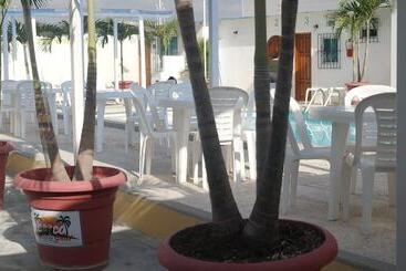 Hostal Palmeras Playa Milina